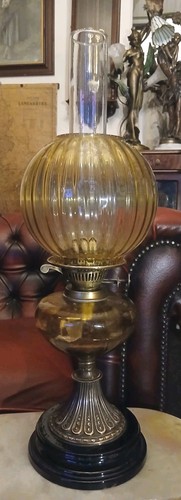 Art nouveau oil lamp amber - ,