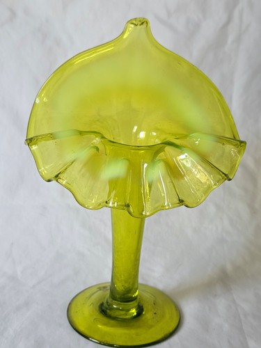 English vaseline fluted glass - vaseline,