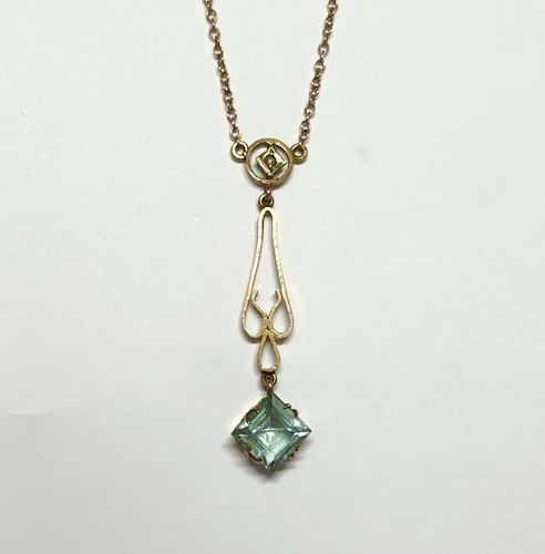 Victorian 9ct gold pendant - 9ct,